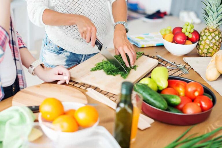 North Georgia Eye Clinic - keep eyes safe while cooking